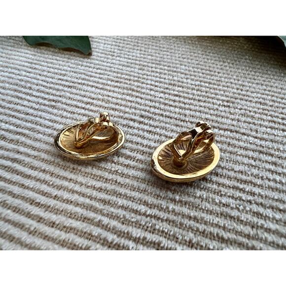 Vintage Mod Black & Gold Geometric Earrings, Clip-on Costume Earrings - Picture 6 of 7